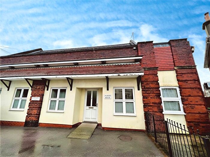 1 Bedroom Flat To Rent In St. James Road, Tunbridge Wells, Kent, TN1