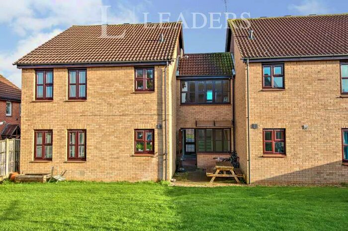 Flat To Rent In Sudeley Gardens, Hockley, SS5