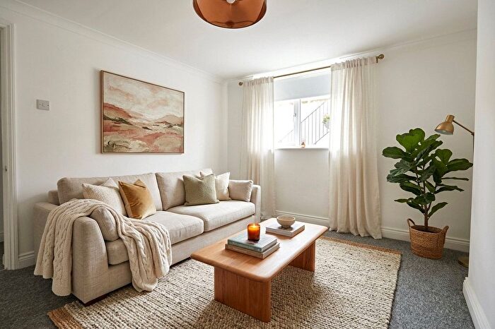 1 Bedroom Flat For Sale In Mount Pleasant Terrace, Southville, Bristol, BS3
