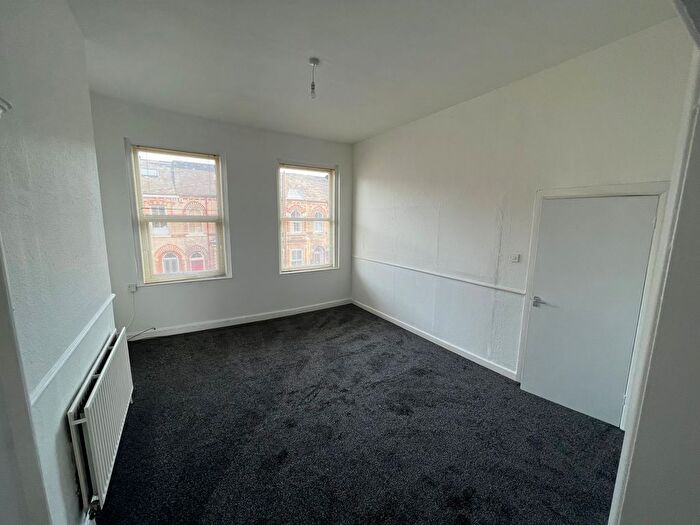2 Bedroom Maisonette To Rent In Albany Street, Hull, HU3