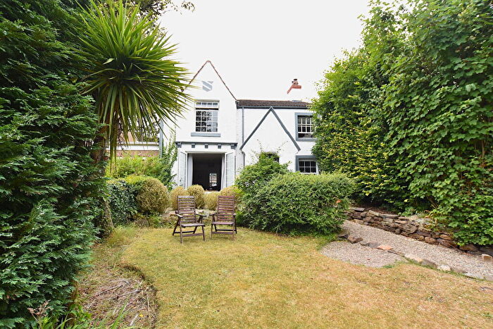4 Bedroom Link Detached House For Sale In Mount Olive, Oxton, CH43