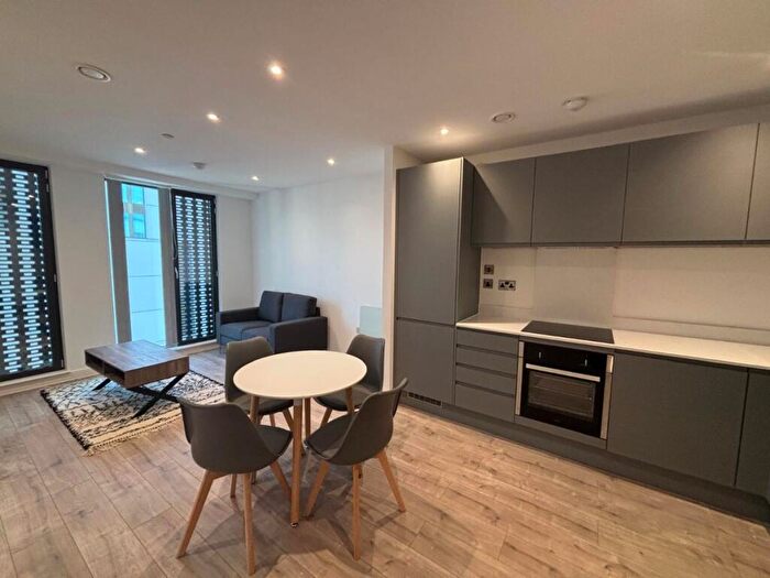 2 Bedroom Apartment To Rent In Victoria House, Great Ancoats Street, M4