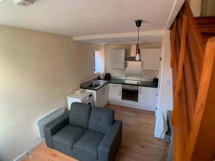 1 Bedroom Apartment To Rent In The Chandlers, Leeds City Centre, LS2