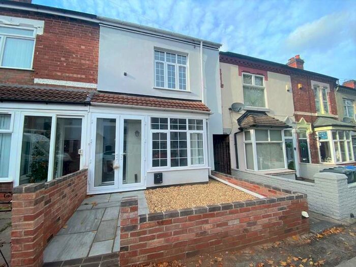 3 Bedroom Detached House To Rent In Cemetery Road, Smethwick, B67