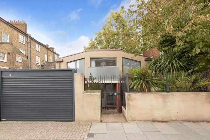 2 Bedroom House To Rent In Osborne Road, London, N4