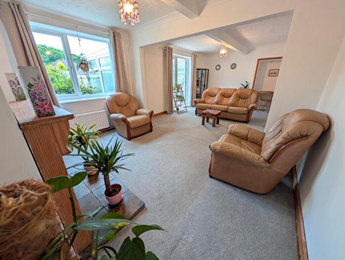 5 Bedroom Semi-Detached House To Rent In Pollard Road, Hainford, Norwich, NR10