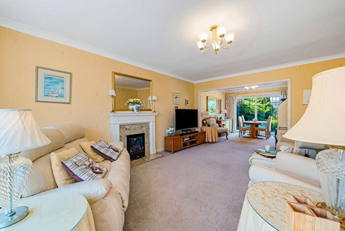 3 Bedroom Detached House For Sale In Nicholas Way, Hemel Hempstead, HP2