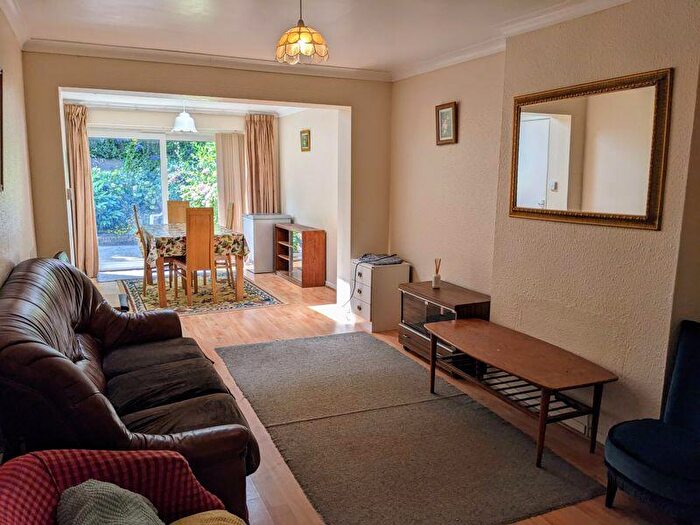 4 Bedroom Semi-Detached House To Rent In Frederick Road, Selly Oak, Birmingham, B29