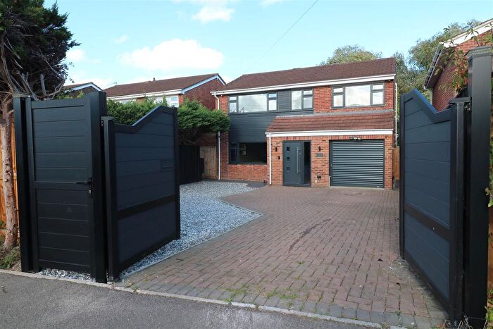 4 Bedroom Detached House For Sale In Paxcroft Way, Trowbridge, BA14