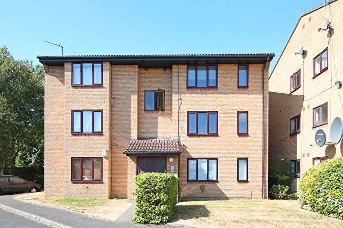 1 Bedroom Flat To Rent In Hogarth Crescent, Merton Abbey, SW19