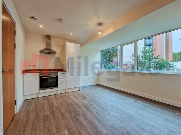 1 Bedroom Flat To Rent In St. Edwards Way, Romford, RM1