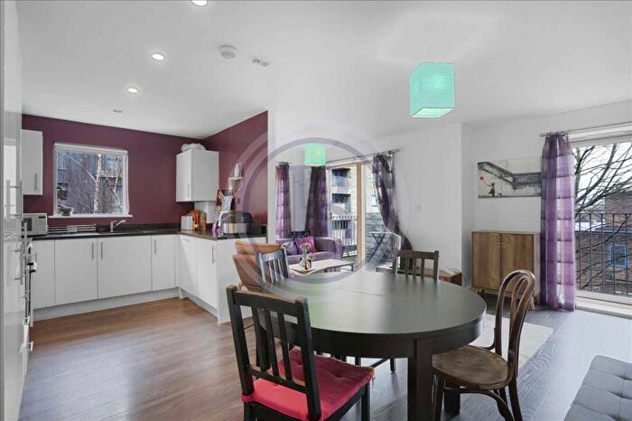 2 Bedroom Flat For Sale In Chris Pullen Way, London, N7