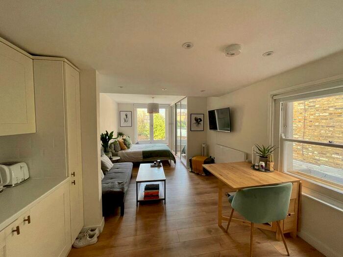 Studio To Rent In Highbury Park, Islington-Canonbury, N5