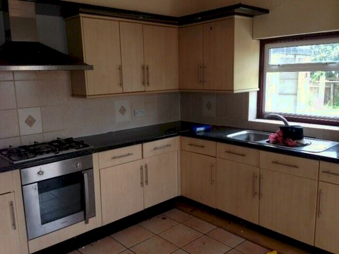 5 Bedroom Terraced House To Rent In Ilford, IG3