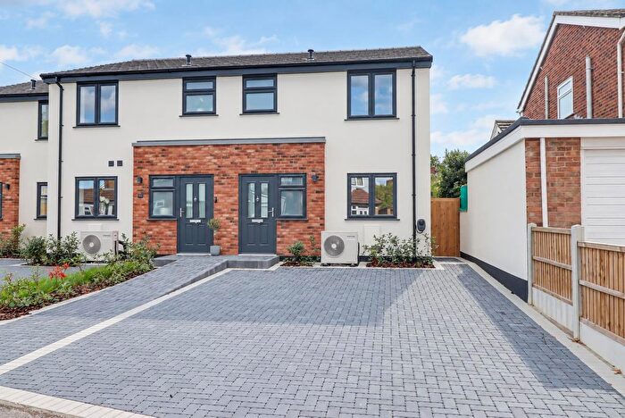 3 Bedroom End Of Terrace House For Sale In Foxmeadows, Benfleet, SS7