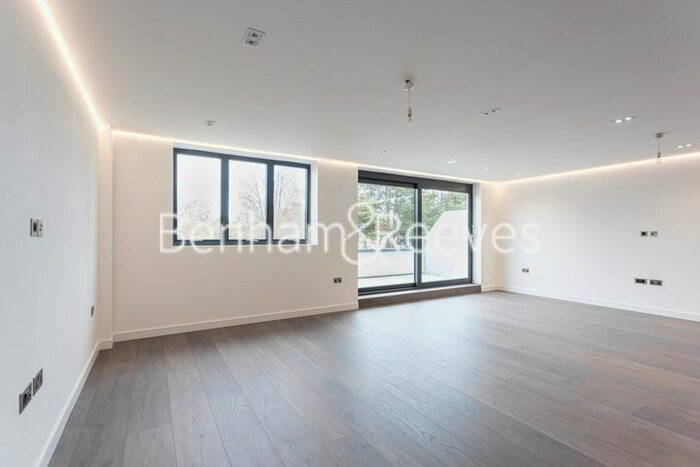 2 Bedroom Flat To Rent In The Ridgeway, Golders&rsquo;S Green NW11