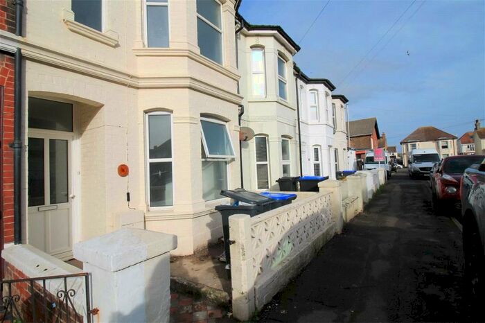 Studio To Rent In Cecil Road, Lancing, BN15