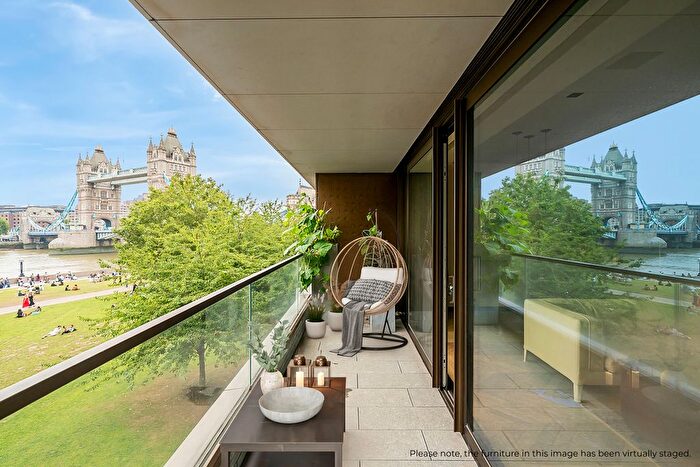 2 Bedroom Flat For Sale In Crown Square, London, SE1