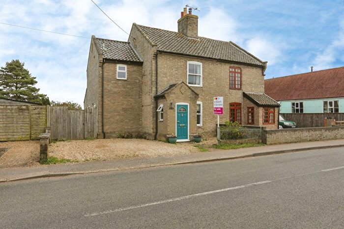 3 Bedroom Semi Detached House For Sale In Ashfield Road, Elmswell, Bury St. Edmunds, IP30