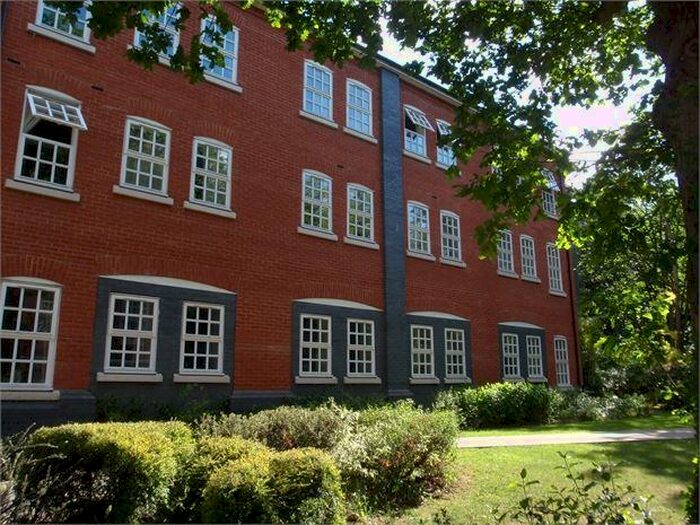 2 Bedroom Apartment To Rent In Albany Gardens, Colchester, CO2
