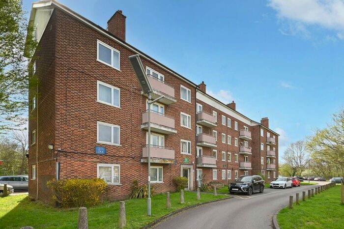 3 Bedroom Flat To Rent In Sheephouse Way, New Malden, KT3