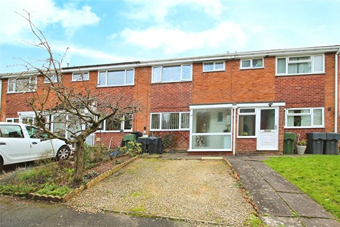 3 Bedroom Terraced House To Rent In Willow Close, Bromsgrove, Worcestershire, B61