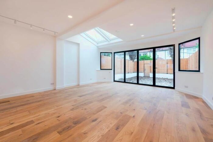 4 Bedroom Property To Rent In Dingwall Gardens, London, NW11