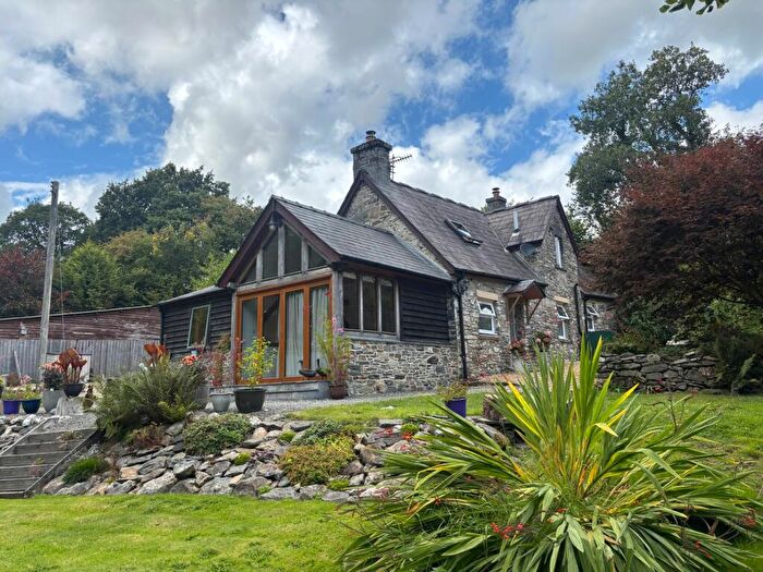 3 Bedroom Detached House For Sale In Cwrtnewydd, Llanybydder, SA40