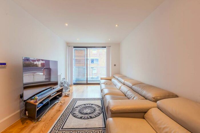 1 Bedroom Flat For Sale In Riemann Court, Bow Common Road, Bow, London, E3