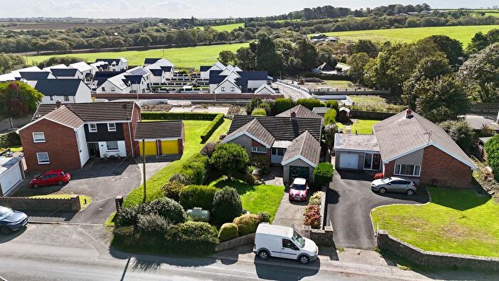 3 Bedroom Detached Bungalow For Sale In New Road, Freystrop, SA62