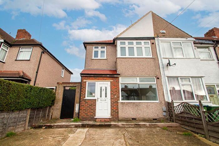 3 Bedroom End Terrace House To Rent In Lyndon Avenue, Sidcup, DA15