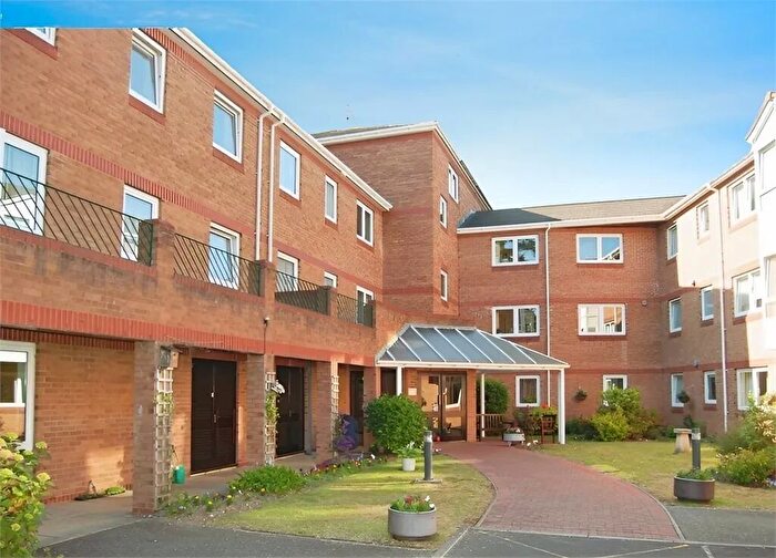 2 Bedroom Flat For Sale In Church Road, Newton Abbot, Devon., TQ12