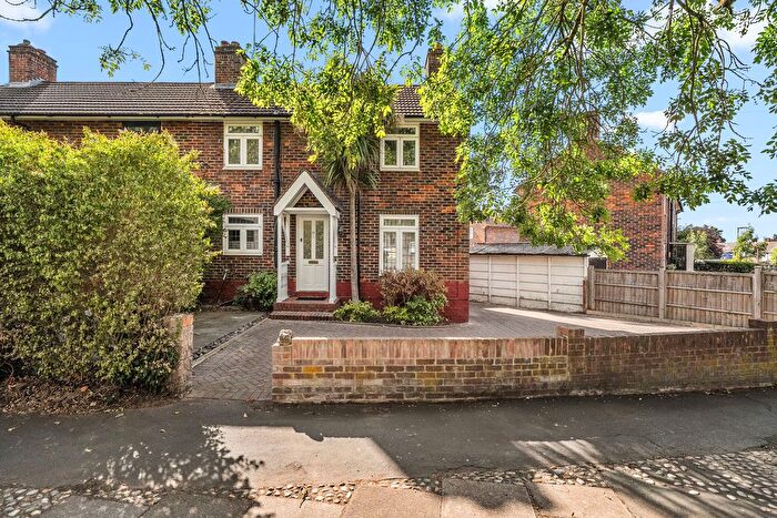 3 Bedroom Semi Detached House To Rent In Grotto Road, Weybridge, KT13