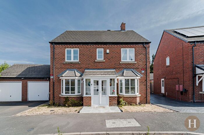 4 Bedroom Detached House For Sale In Brook Way, Birmingham, B16