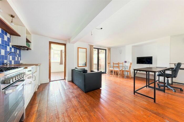 2 Bedroom Flat To Rent In Barnsbury Terrace, Barnsbury, Islington, London, N1