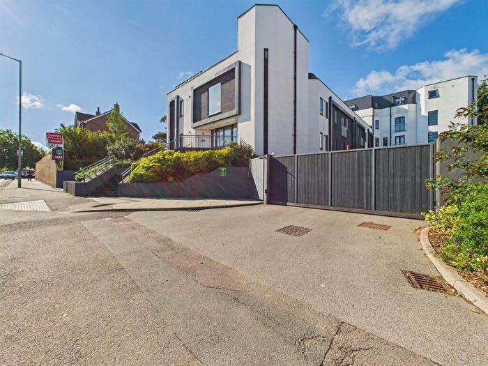 2 Bedroom Flat For Sale In Walton Street, Aylesbury, Buckinghamshire, HP21