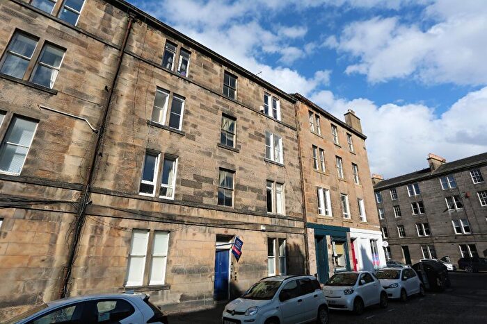 4 Bedroom Flat To Rent In Grindlay Street, Central, Edinburgh, EH3