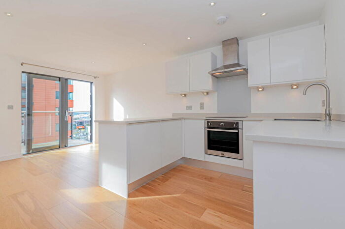 2 Bedroom Flat To Rent In Ocean Way, Southampton, SO14