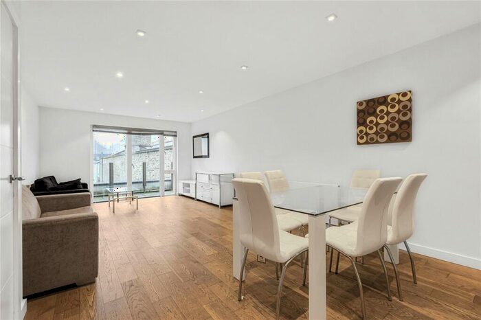 3 Bedroom Apartment To Rent In Heneage Street, Spitalfields, London, E1