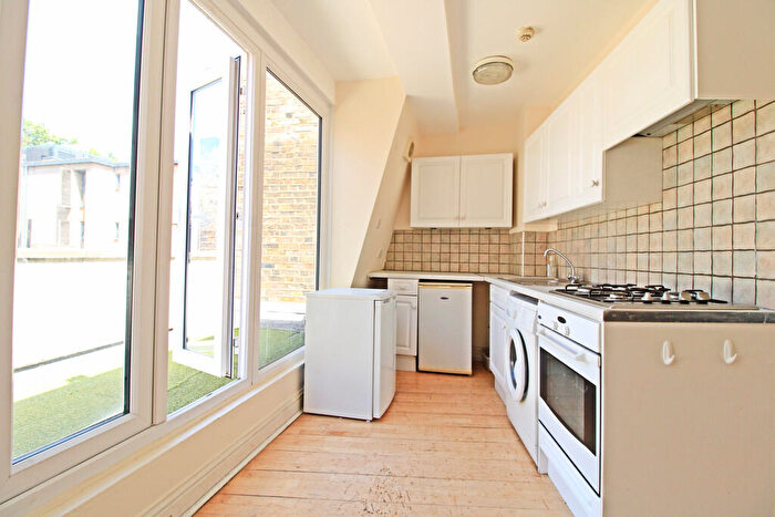 2 Bedroom Flat To Rent In Old Street, London, EC1