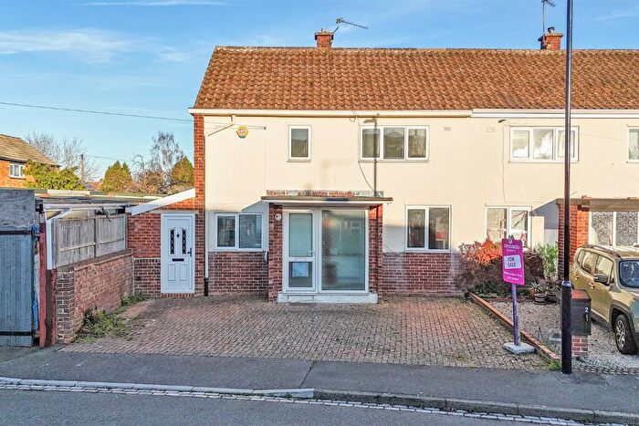 3 Bedroom Semi Detached House For Sale In Gage Close, Maidenhead, Berkshire, SL6