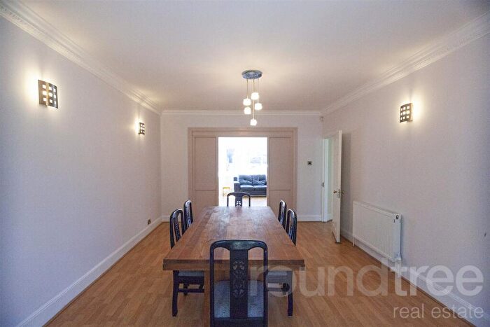 7 Bedroom House To Rent In Allington Road, Hendon, NW4