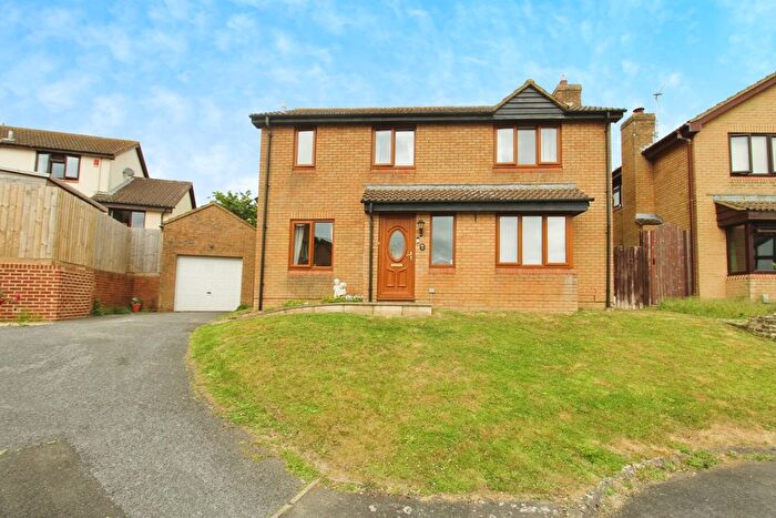 4 Bedroom Detached House To Rent In Tarragon Close, Swindon, SN2
