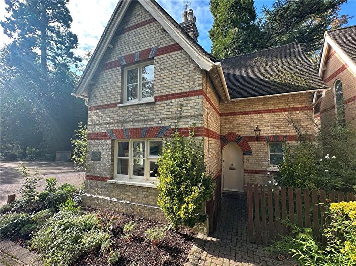 3 Bedroom Detached House To Rent In Grange Road, Cambridge, Cambridgeshire, CB3