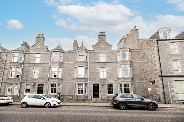 2 Bedroom Flat To Rent In Whitehall Place, Aberdeen, Aberdeenshire, AB25