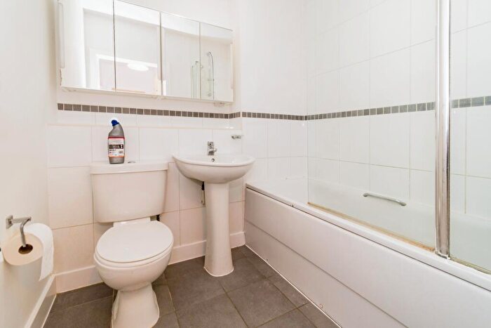 1 Bedroom Flat For Sale In High Street, Southampton, Hampshire, SO14