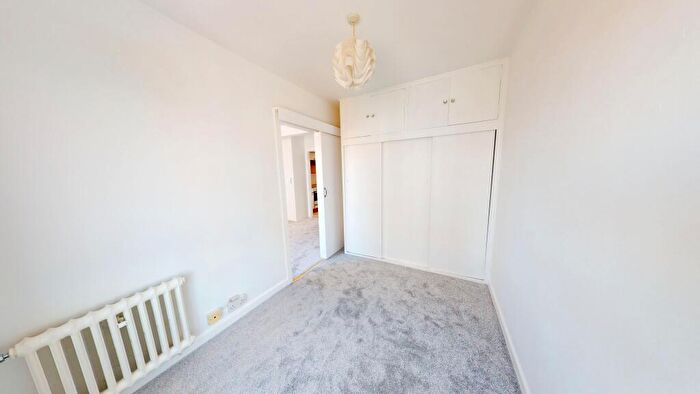1 Bedroom Flat To Rent In - Kingsway, Hove, BN3