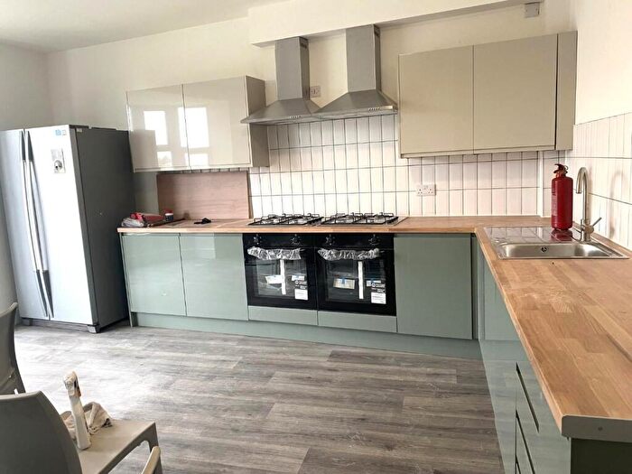 6 Bedroom Flat To Rent In Grove House, Plymouth, PL4