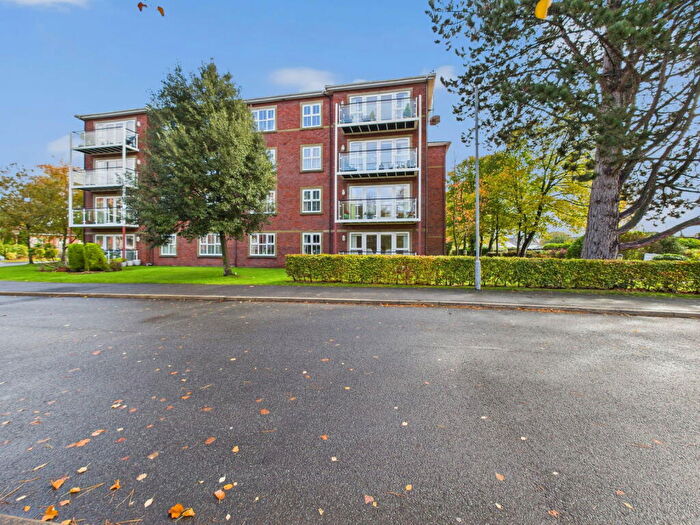 2 Bedroom Apartment For Sale In Windsor Court, Aughton Park Drive, Aughton, L39