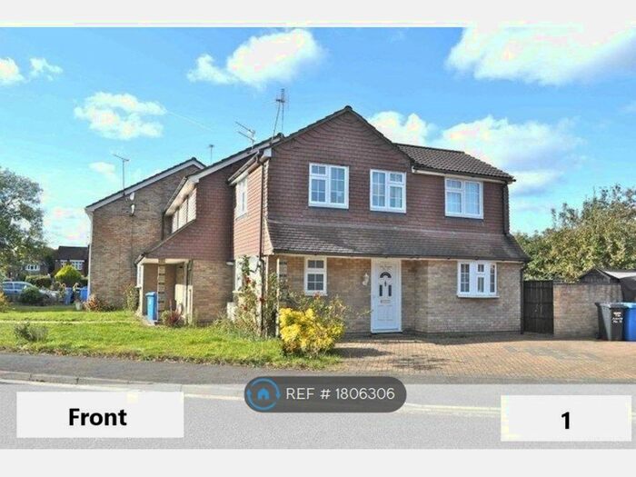 2 Bedroom Semi-Detached House To Rent In Langdale Close, Maidenhead, SL6